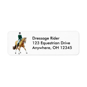 D'étiquette de passage de cheval de dressage demi