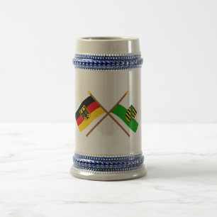 Deutschland und Sachsen Flaggen, gekreuzt Beer Stein