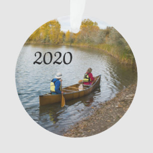 Deux dans un Modèle photo de canoë