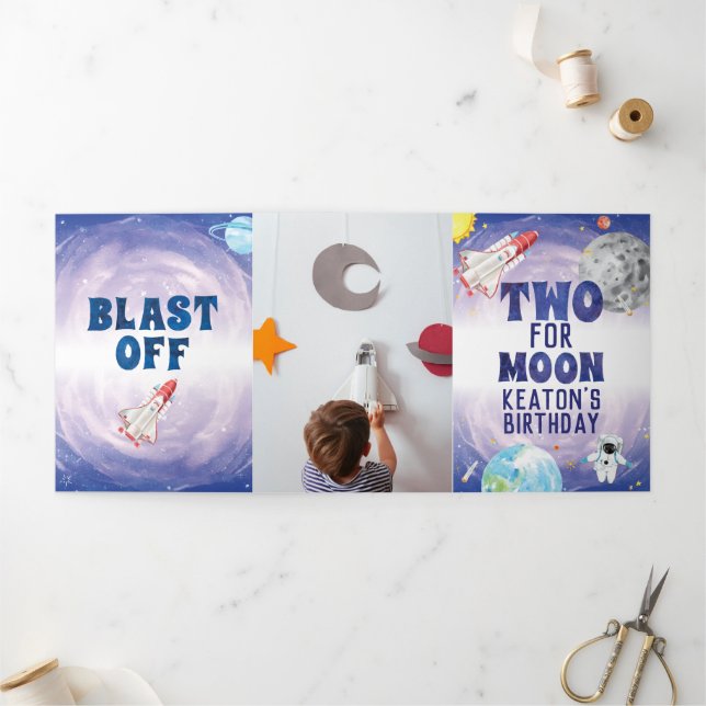 Deux La Lune 2e Anniversaire Triplé Invitation (Extérieur)