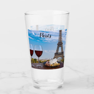 Deux verres de vin en café à Paris