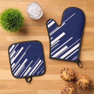 Diagonals - Blue and White Oven Mitt & Pot Holder Set
