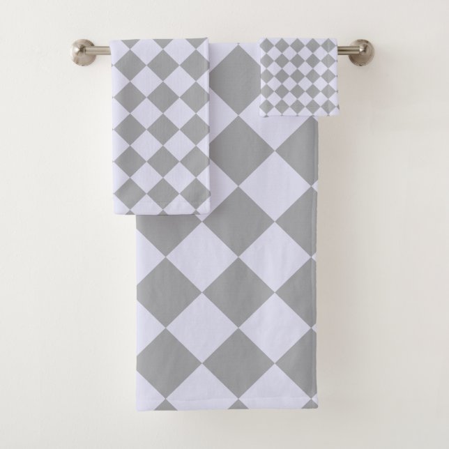 Diamond pattern in grey and lavender bath towel set (Insitu)