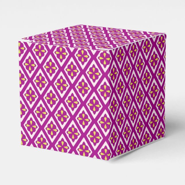 Diamond pattern - plum purple and pink favor box (Front Side)
