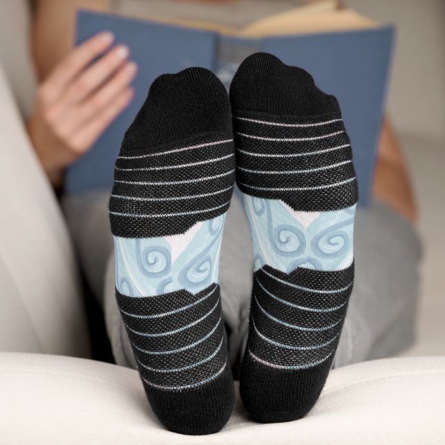 diamond shaped blue pattern socks (Bottom)