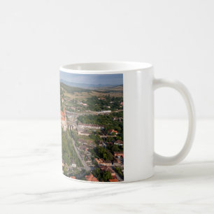 Die Burg Hunedoara in Rumänien Coffee Mug