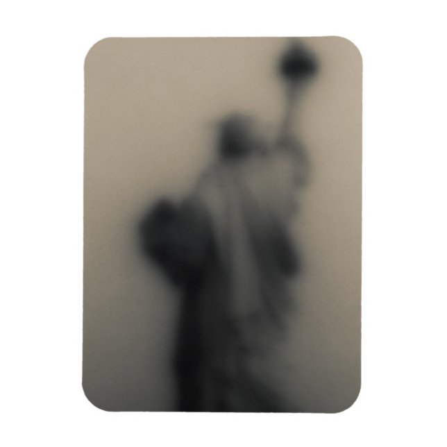 Diffused image of the Statue of Liberty Magnet (Vertical)