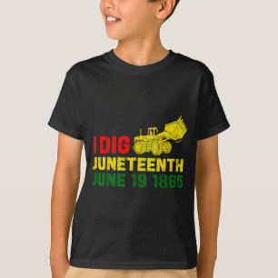 Dig juneteenth fists tractor 19th 1865 T-Shirt