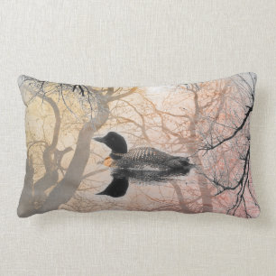 Dingue noir et blanc sur un coussin de décor de