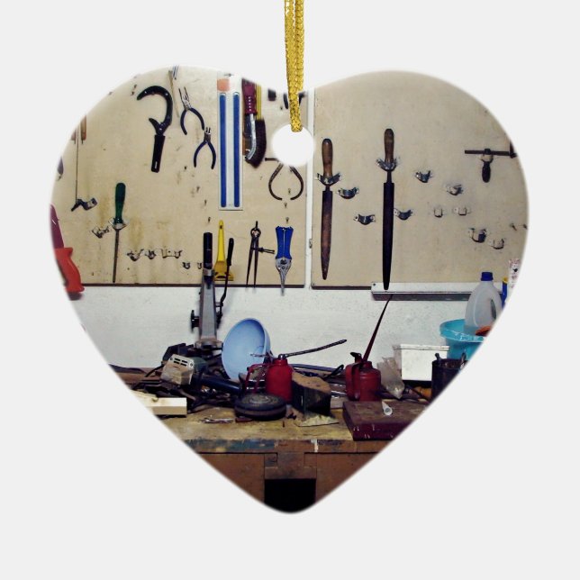 Dirty workbench ceramic ornament (Front)