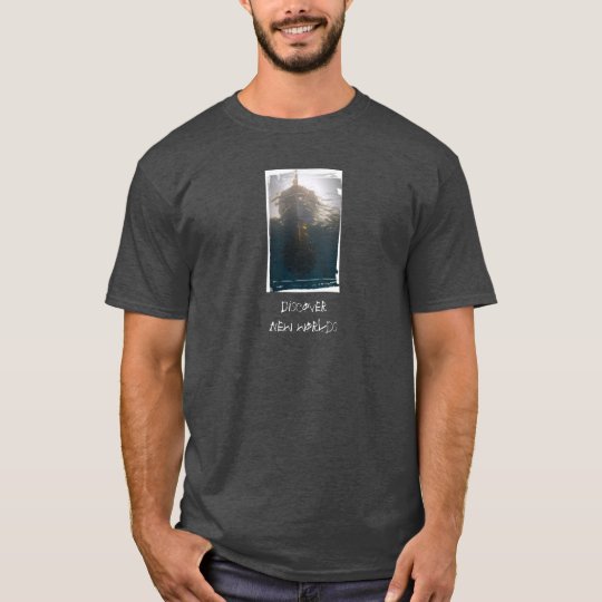 Discover new worlds T-Shirt