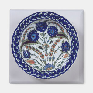 Dish with a floral decoration, Iznik Magnet