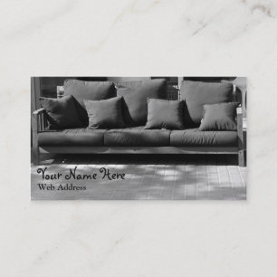 Divan sur le carte de visite de rue noir et blanc