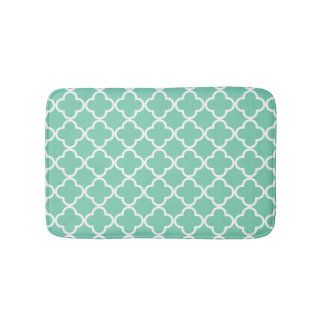 DIY Quatrefoil Pattern Custom Bath Mat