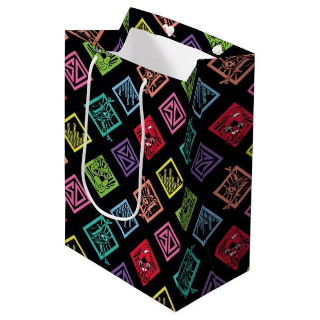 DJ Scooby-Doo Pattern Medium Gift Bag (Front Angled)
