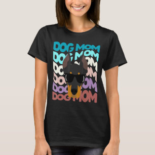 Dobberman Mom  Cool Retro Dog Mom T-Shirt