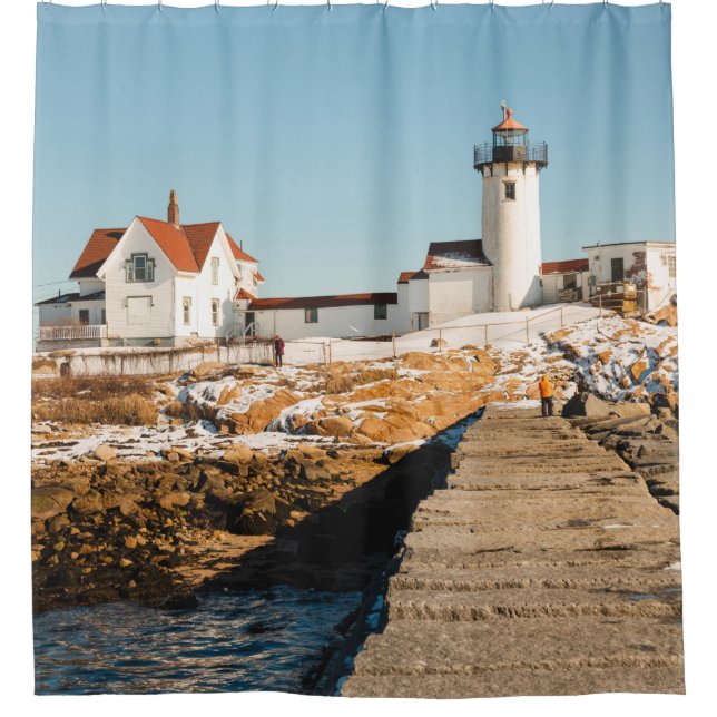 Dog Bar Lighthouse along the ocean coastline of th (Front)