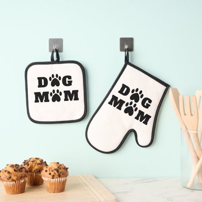 "Dog Mom" Oven Mitt & Pot Holder Set (Insitu(Hanging))