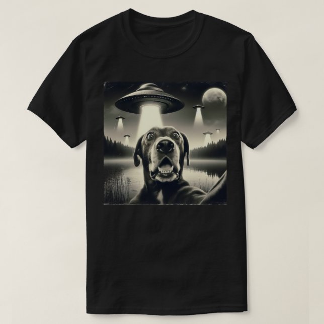 Dog selfie with UFO T-Shirt (Design Front)