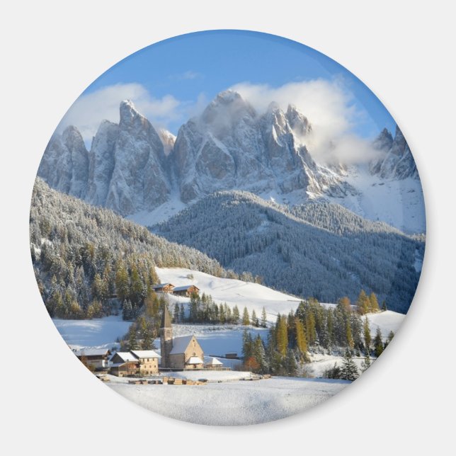 Dolomites village in winter round magnet (Front)