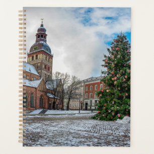 Dôme carré avec sapin de Noël à Riga