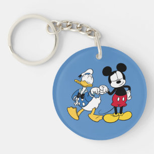 Donald Duck et Mickey Mouse se tapent dans la main