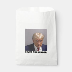Donald J Trump Mug Shot - Never Surrender Long Sle Favour Bag