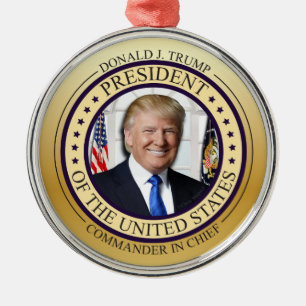DONALD TRUMP COMMANDER IN CHIEF GOLD PRESIDENTIAL METAL ORNAMENT