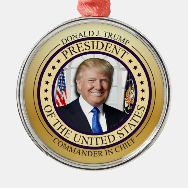 DONALD TRUMP COMMANDER IN CHIEF GOLD PRESIDENTIAL METAL ORNAMENT (Front)