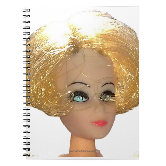 Donna le carnet (Devant)