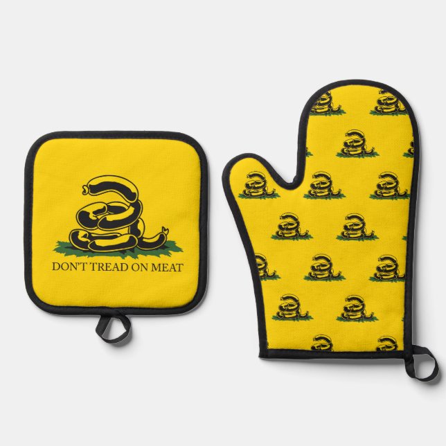 Don't tread on meat funny Gadsden flag parody meme Oven Mitt & Pot Holder Set (Front)