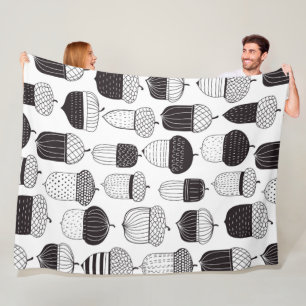 Doodle acorns autumn pattern fleece blanket