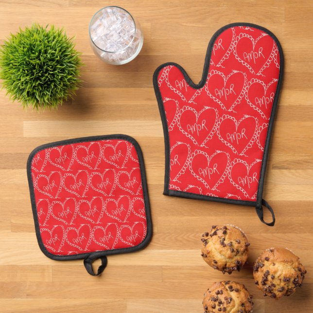 Doodles Black Hearts Valentines Day Red Oven Mitt & Pot Holder Set (Top Down)
