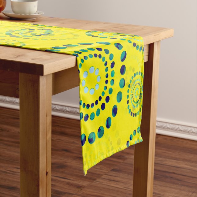 Dots Circle Power Flowers II + your backgr. & idea Short Table Runner (In Situ)