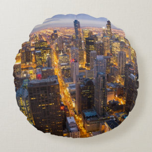 Downtown Chicago skyline at dusk Round Pillow