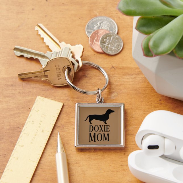 Doxie Mom Keychain (Desk)