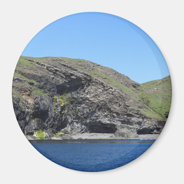 Dragon Face Rock Cliffs Skye Circle Magnet (Front)