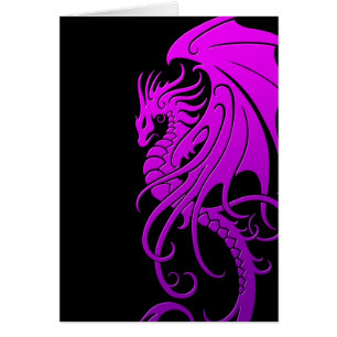 Dragon tribal de vol - pourpre sur le noir