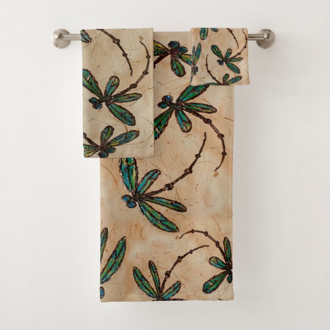 Dragonfly Flit Rustic Cream Bath Towel Set (Insitu)