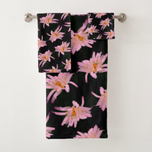 Dramatic Daisy Flower Pattern Bath Towel Set