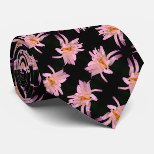 Dramatic Daisy Flower Pattern      Tie