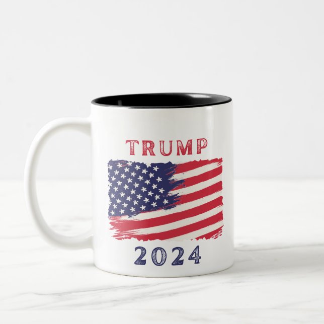 Drapeau américain Trump 2024 Mug (Gauche)