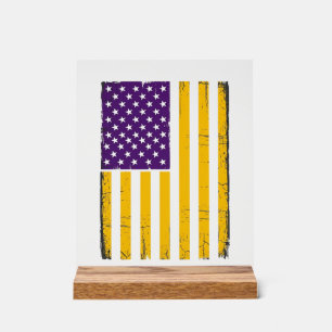 Drapeau américain violet et or en détresse Vecteur