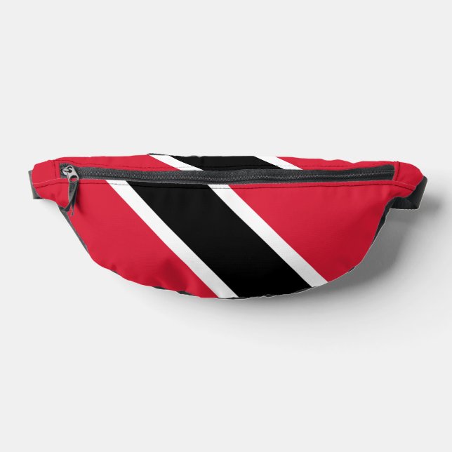 Drapeau de Trinité-et-Tobago (Poser)