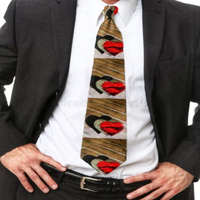 Dream Hearts A'Fallen Cravate (This tie has a lot of Heart in its design!)