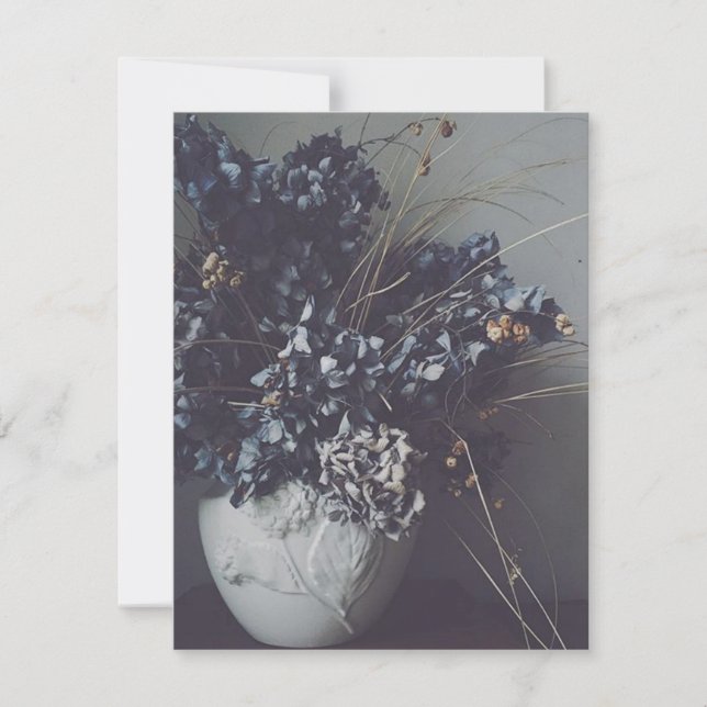 Dried hortensien blooms, delicate beauty. (Front)