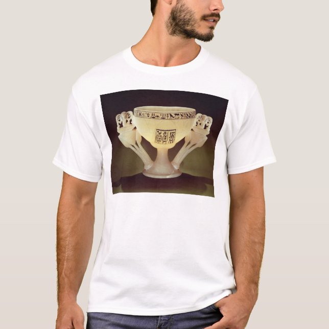 Drinking cup in the form of a half-opened T-Shirt (Front)