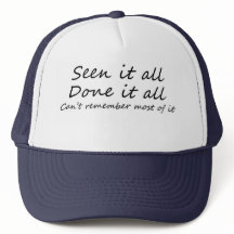 Drôle au-dessus des casquettes de camionneur de