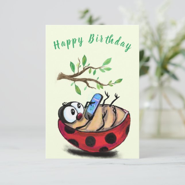 Drôle carte d'anniversaire Happy Ladybug avec télé (Debout devant)
