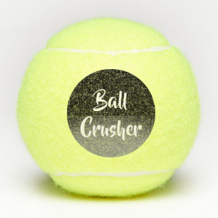 Drôle claquez la balle de tennis de broyeur
